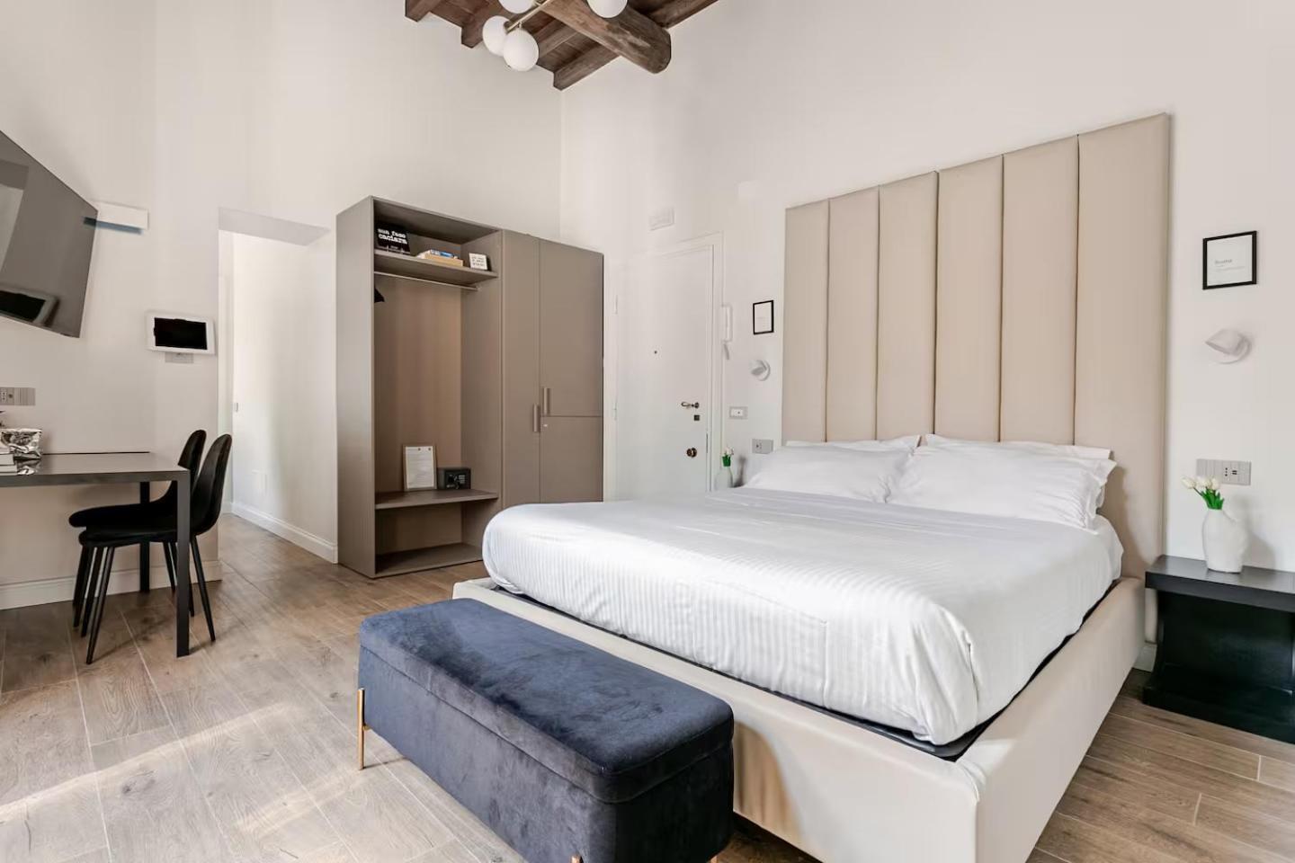 Sweet Lucina Apartment Rome